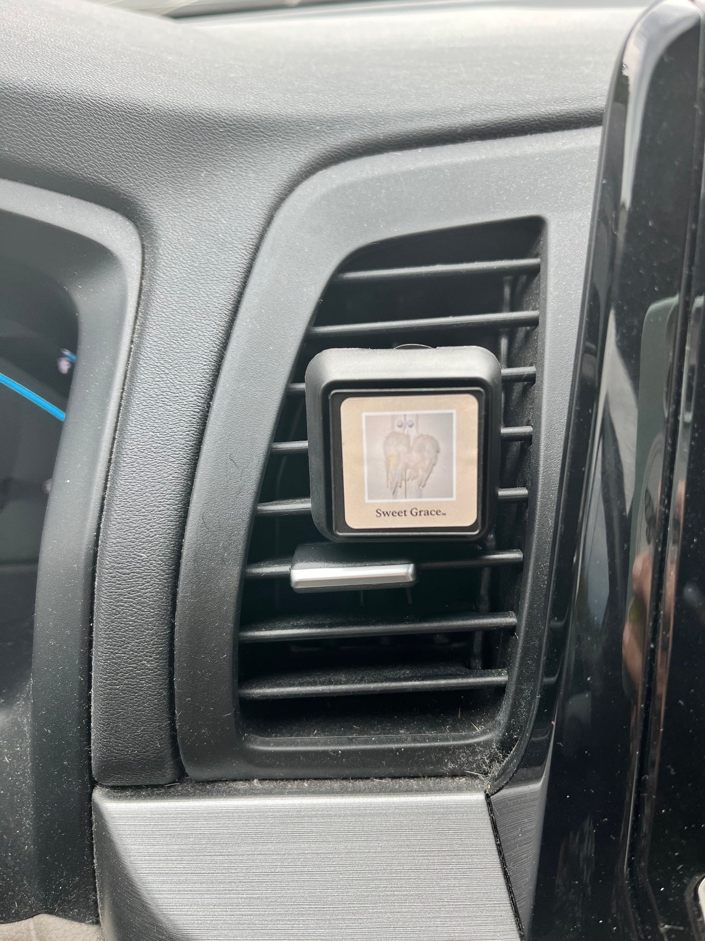 Sweet Grace Auto Vent Clip