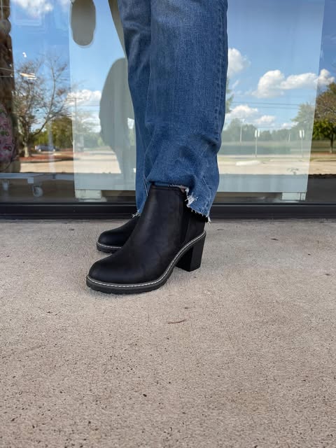 Bite Me Black Oil Pu Boots