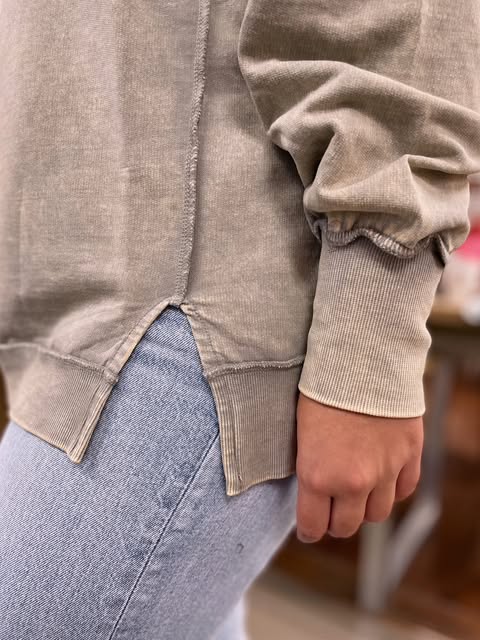 Zenana Acid wash f/terry exposed-seam sweatshirt