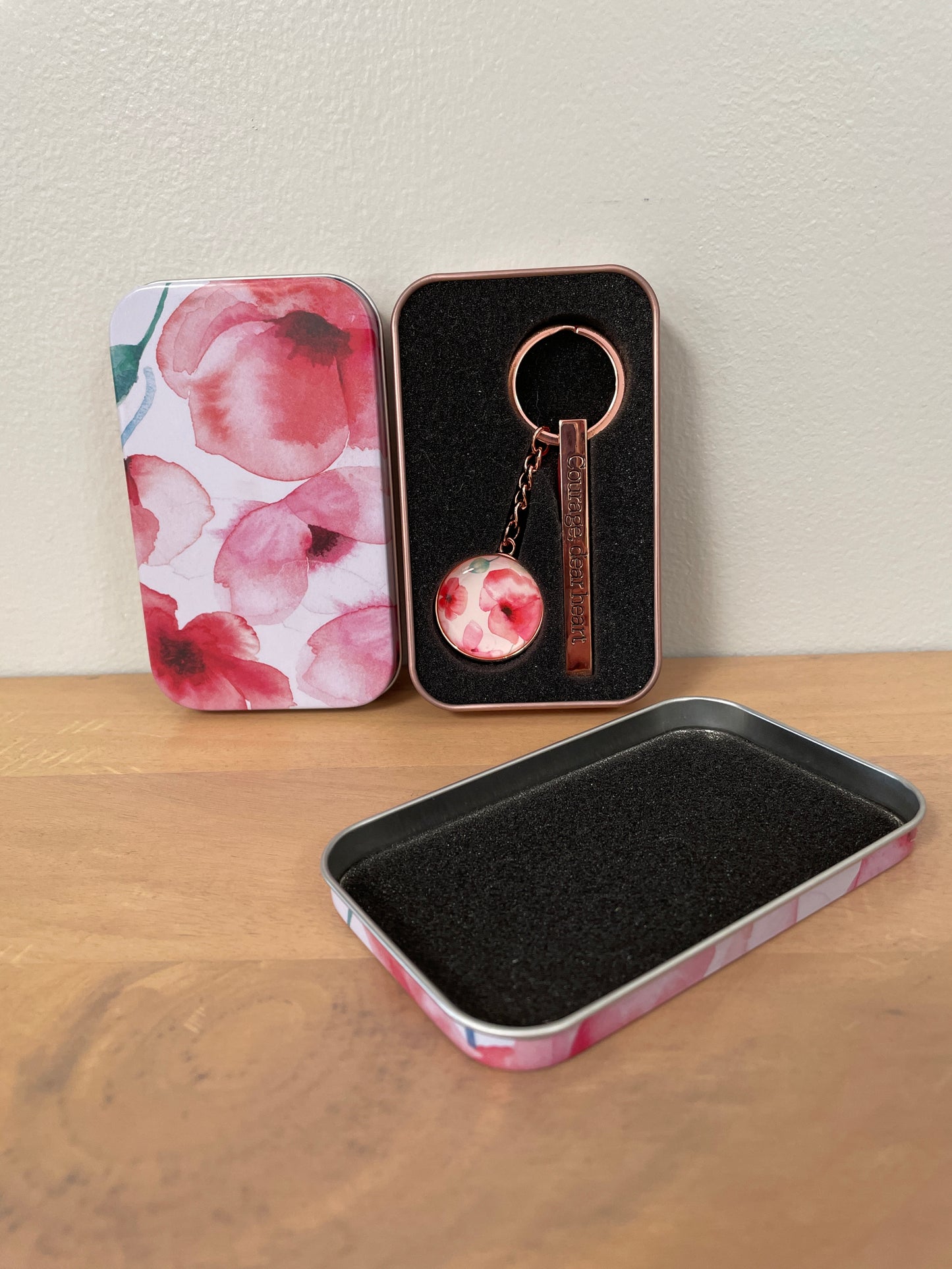 Keyring In Tin Coral Poppies Courage