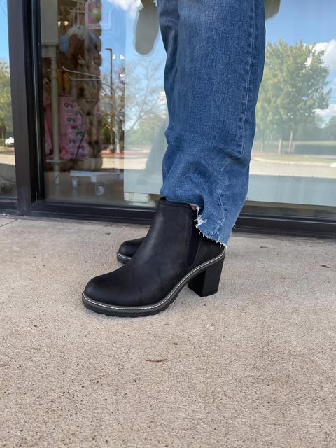 Bite Me Black Oil Pu Boots