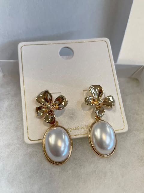 PEARL & PETAL DANGLE EARRINGS